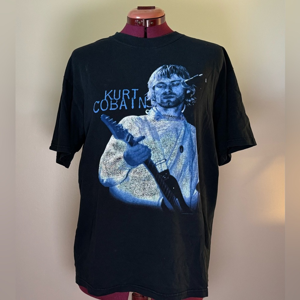 Vintage 2004 Kurt Cobain Nirvana Graphic Y2K Tee